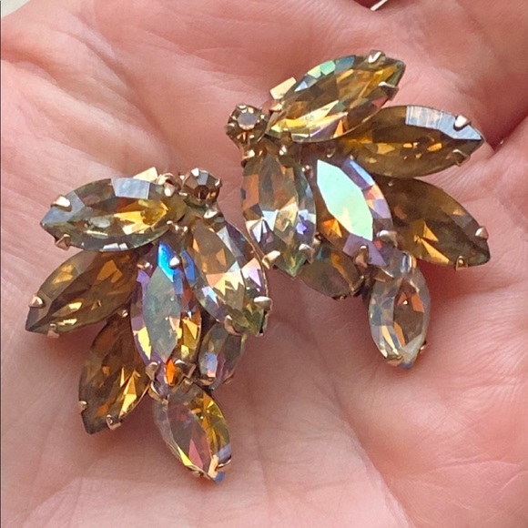 Vintage Albert Weiss Rhinestone Clip-on Earrings 1950’s - Picture 3 of 11